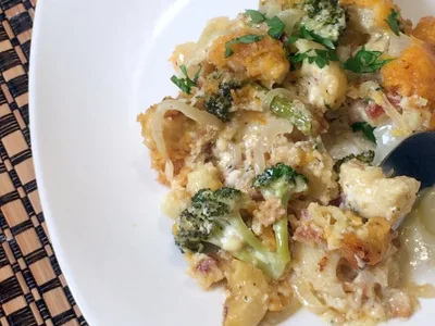 Bacon Mac and Cheese Casserole with Broccoli