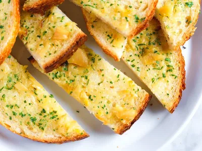 Easy Roasted Garlic Bread with Fresh Herbs