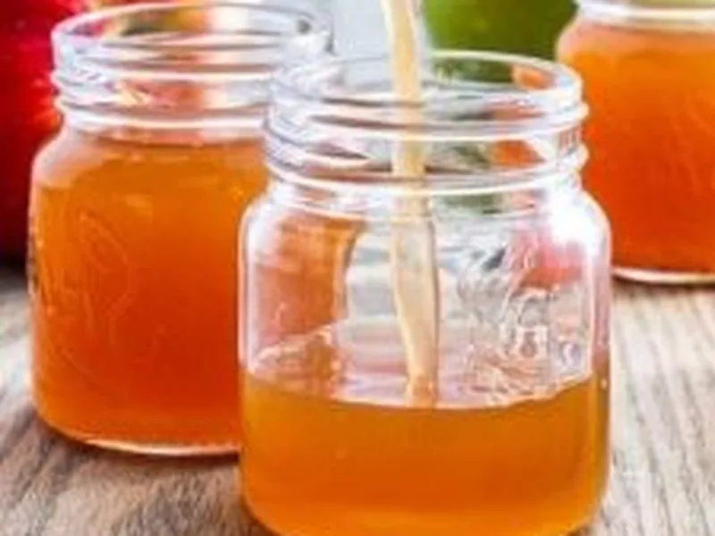 Non-Alcoholic Apple Pie Moonshine-Style Spiced Cider Drink