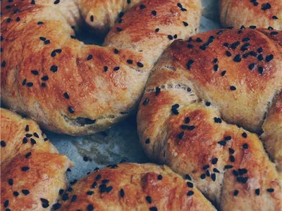 Whole Wheat Black Olive Rings with Caraway Seeds