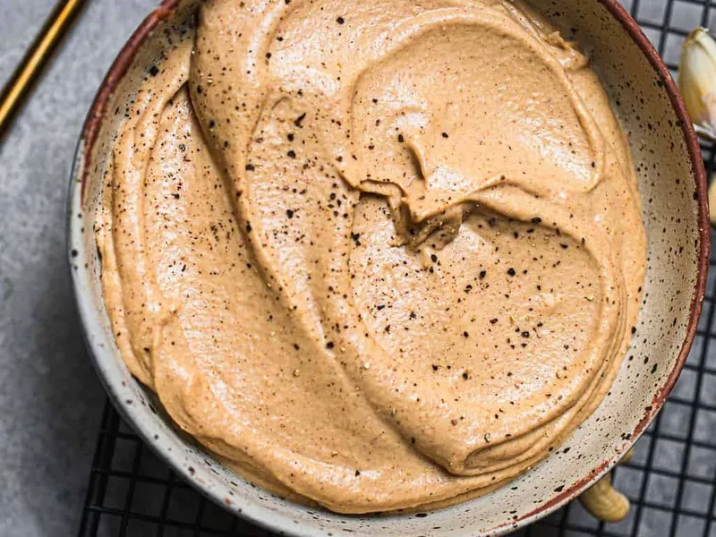 Spicy Cashew Cream with Garlic and Paprika