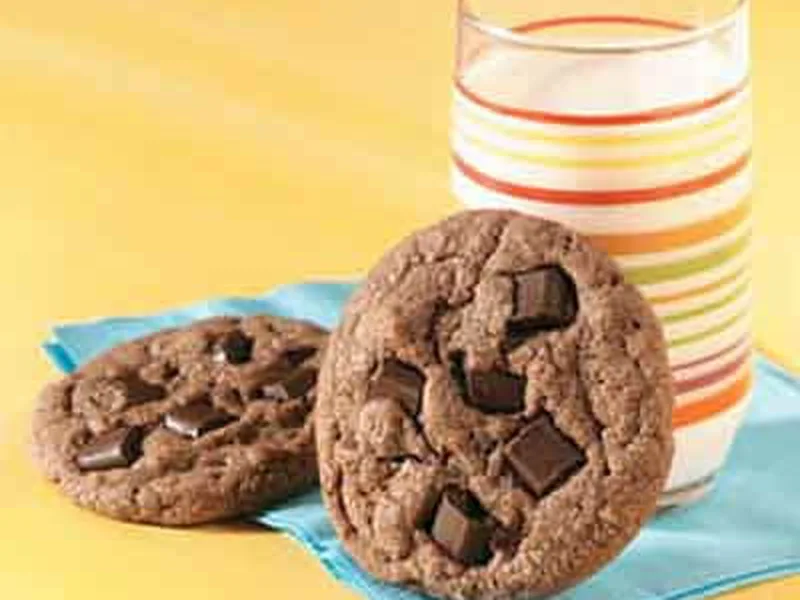 Chocolate Chunk Brownie Cookies: Fudgy Baked Treats