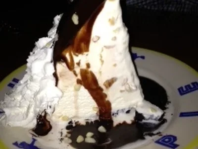 Duke's Hula Pie: Macadamia Ice Cream Pie