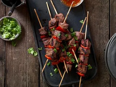 Spicy Portuguese Beef Kabobs with Red Pepper
