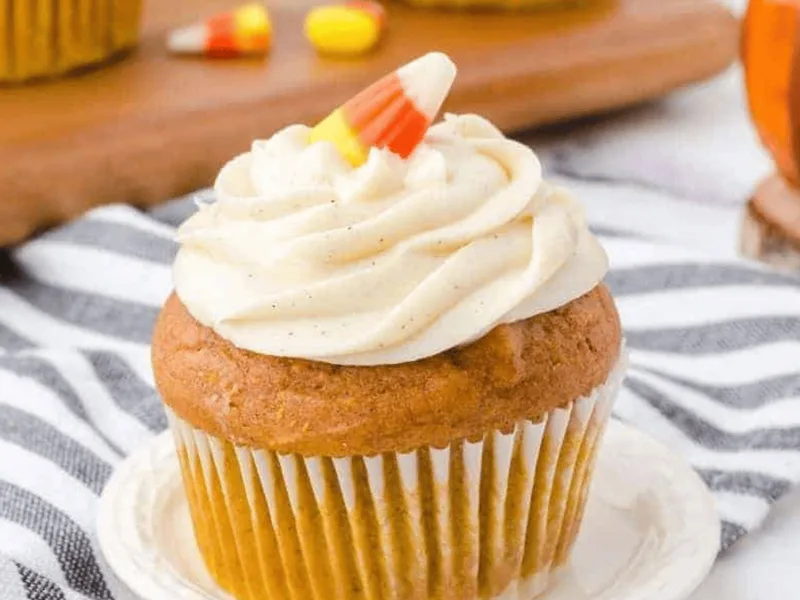 Air Fryer Pumpkin Spice Cupcakes with Cinnamon Cream Cheese