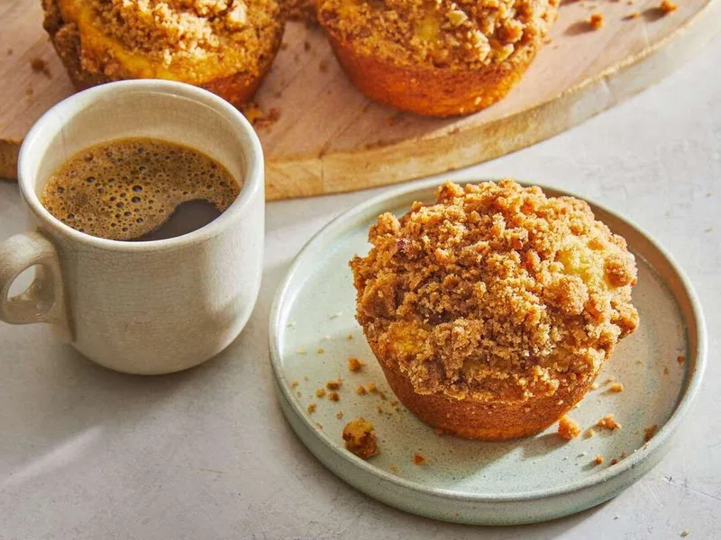 Cinnamon Crumb Coffee Cake Muffins with Sweet Streusel Topping