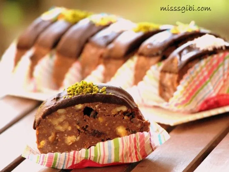 No-Bake Cake Icebox Pie with Hazelnuts