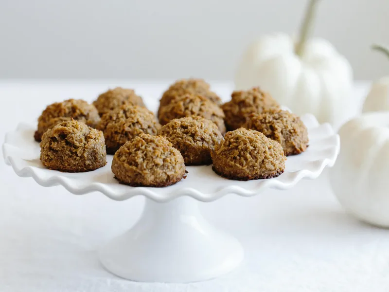 Pumpkin Spice Coconut Macaroons with Almond Flour