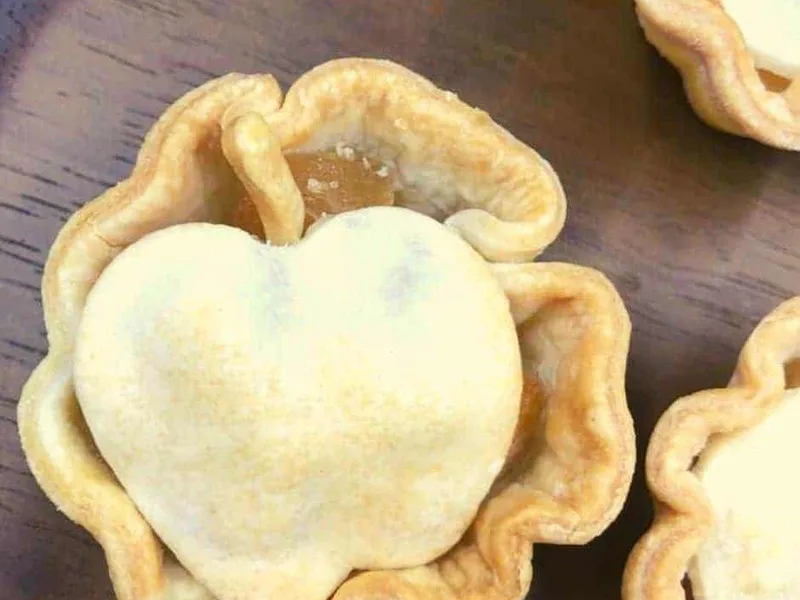 Air Fryer Apple Pie Tarts with Cinnamon Spice Filling