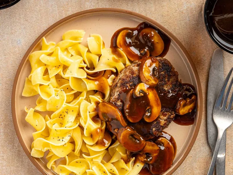 Old-Fashioned Lean Salisbury Steak with Mushroom Gravy