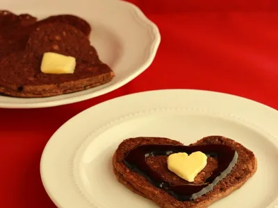 Paleo Chocolate Zucchini Hotcakes with Maple Syrup