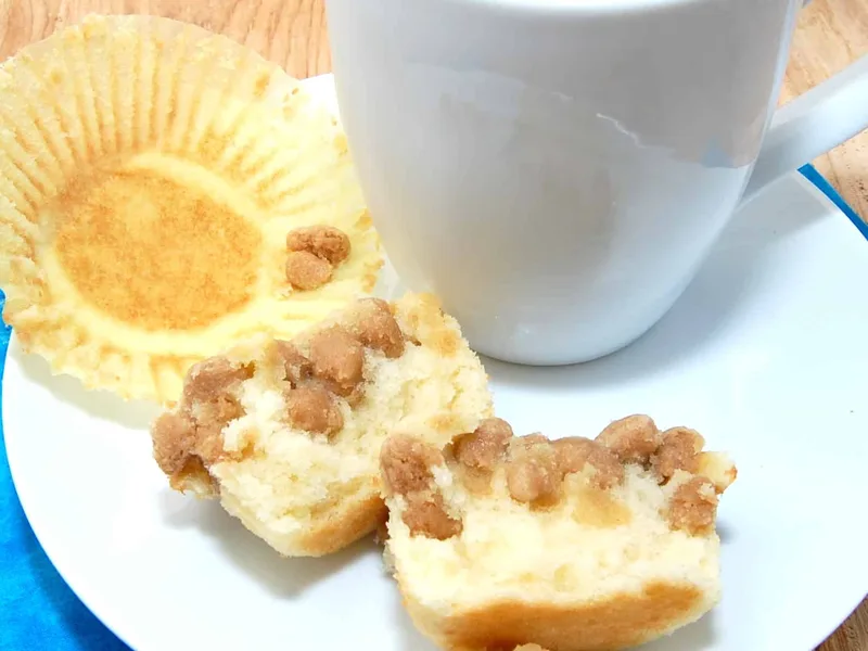 New York-Style Crumb Cake Muffins with Cinnamon Streusel