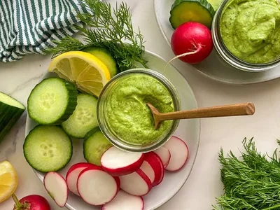 Creamy Vegan Dill Dip with Avocado