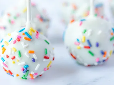 Homemade Cake Pops with Almond Bark Coating