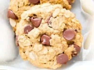 Gluten-Free Vegan Oatmeal Chocolate Chip Cookies