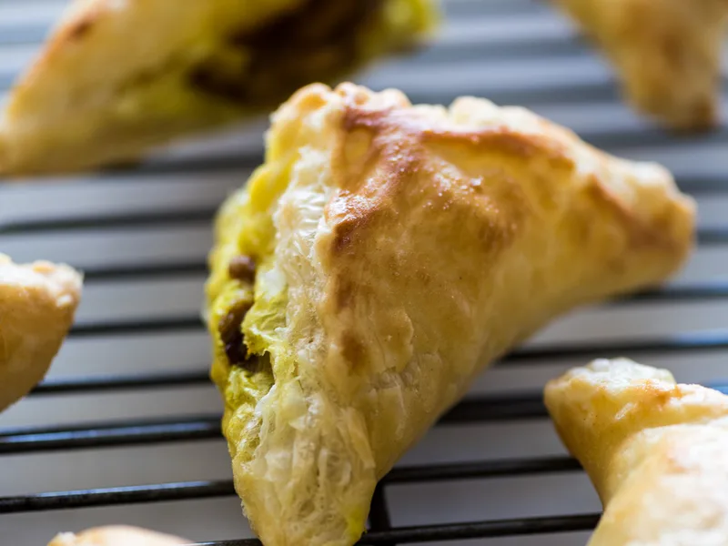 Leftover Mashed Potato Curry Puffs with Puff Pastry