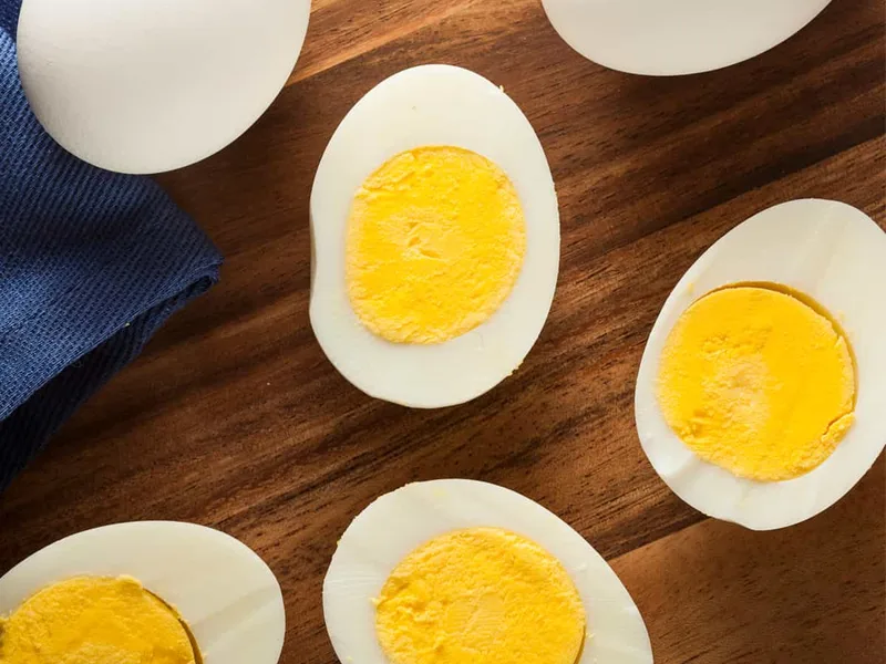 Perfect Hard Boiled Eggs with Baking Soda for Easy Peeling