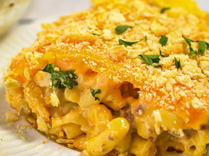 Ground Beef and Velveeta Mac Casserole