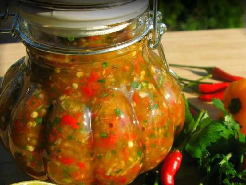 Chunky Garlic Pepper Sauce with Vinegar