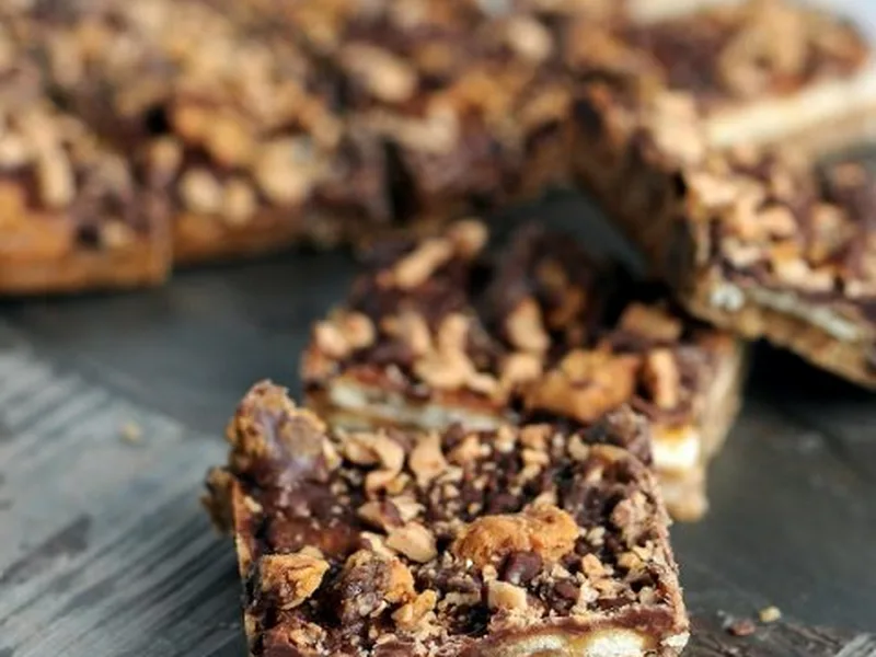 Peanut Butter Cup Cracker Toffee
