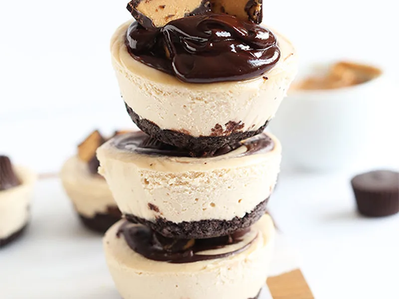 No-Bake Peanut Butter Cup Cheesecakes with Oreo Crust