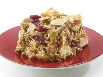 No-Bake Cinnamon Apple Granola Bars with Almonds and Cranberries