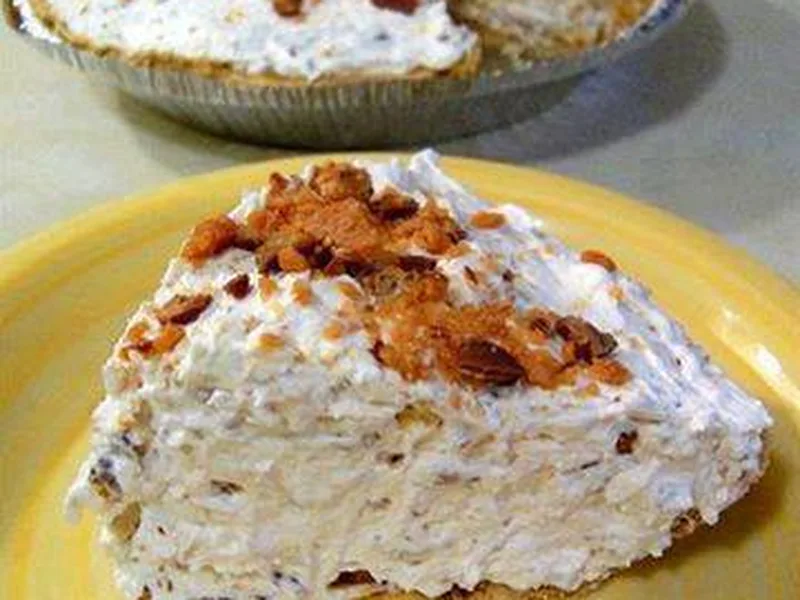 No-Bake Butterfinger Cream Cheese Pie