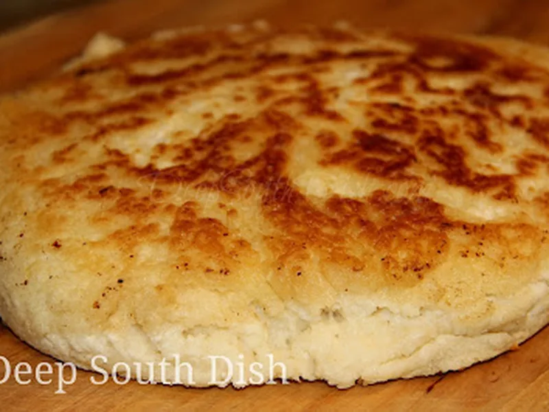 Skillet Old Fashioned Biscuit Bread with Bacon Fat