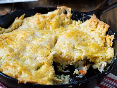 Skillet Chicken Pot Pie with Cheddar Cheese Crust