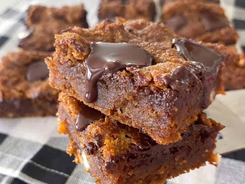 Keto Pumpkin Blondies with Almond Flour and Sugar-Free Chips