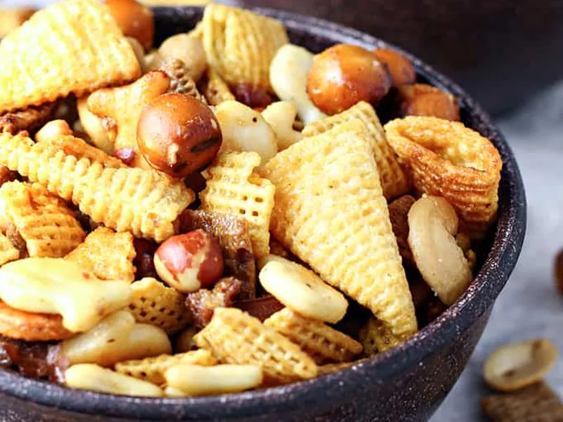 Sweet and Spicy Caramel Snack Mix with Chili Powder
