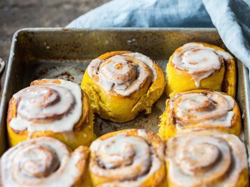 Soft Pumpkin Spice Drop Buns with Brown Sugar