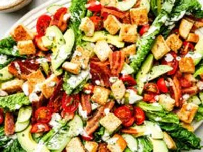 30-Minute BLT Salad with Crispy Sourdough Croutons