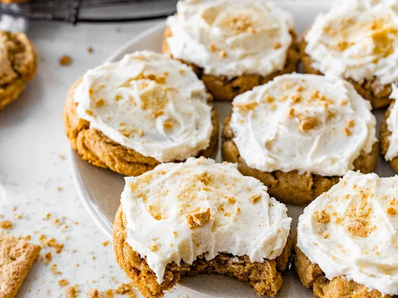 Soft Graham Cracker Cookies with Vanilla Buttercream