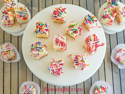 Easy Cherry Vanilla Fudge with White Chocolate and Marshmallow