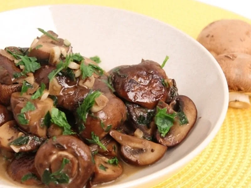 Creamy Parmesan Sautéed Mushrooms with Garlic and Thyme