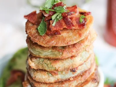 Crispy Sriracha Fried Green Tomatoes with Bacon