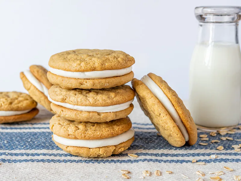 Soft Oatmeal Cinnamon Cookies with Vanilla Cream Filling