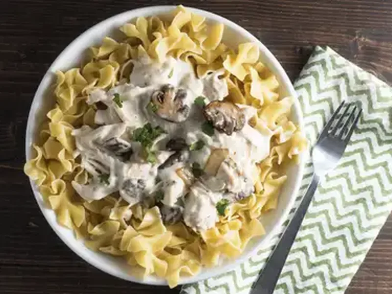 Slow Cooker Chicken Stroganoff with Mushrooms and Egg Noodles