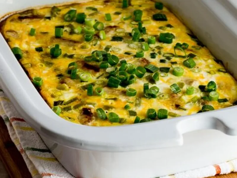 Slow Cooker Sausage Egg Breakfast Casserole