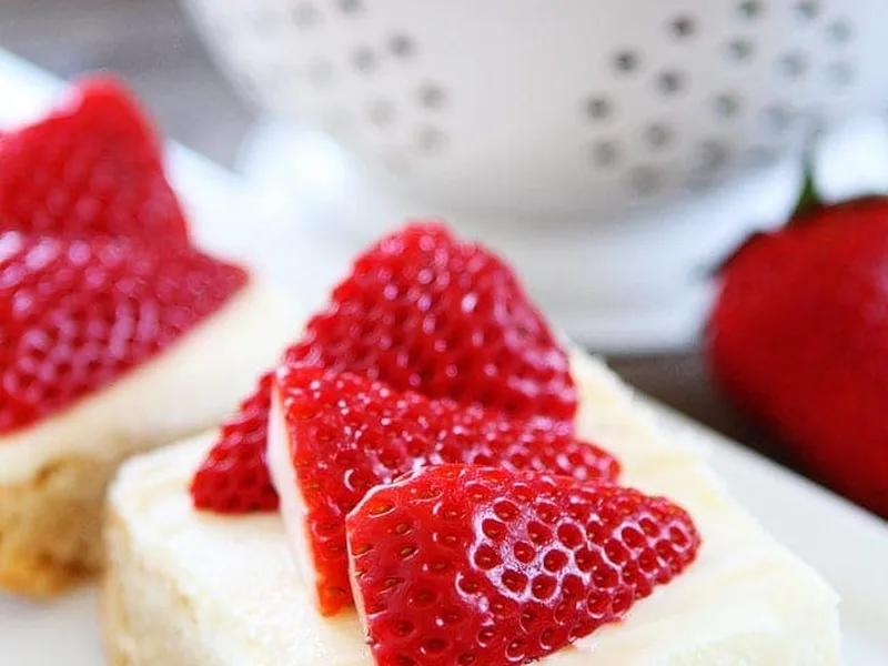 Strawberry and Cream Bars with White Chocolate
