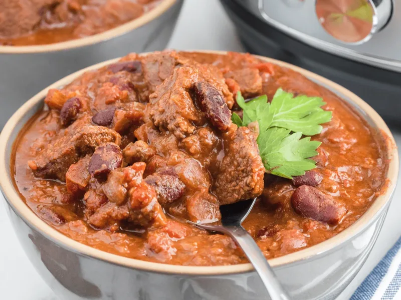 Air Fryer Chili Con Carne with Tender Beef and Bell Peppers