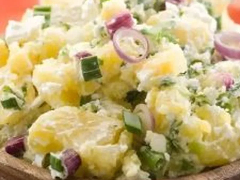 Classic Creamy Potato Salad with Hard-Boiled Eggs