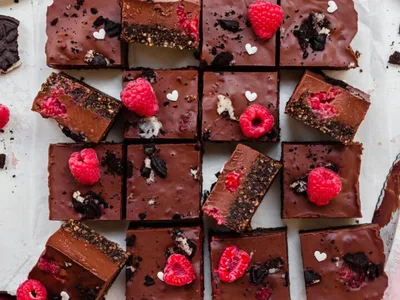 No-Bake Chocolate Raspberry Ganache Brownies