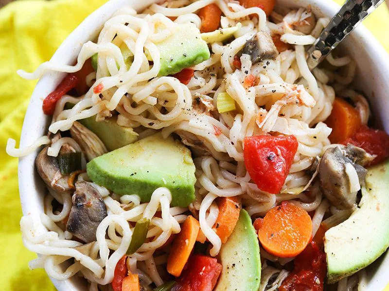 Chicken Ramen with Mushrooms and Tomato
