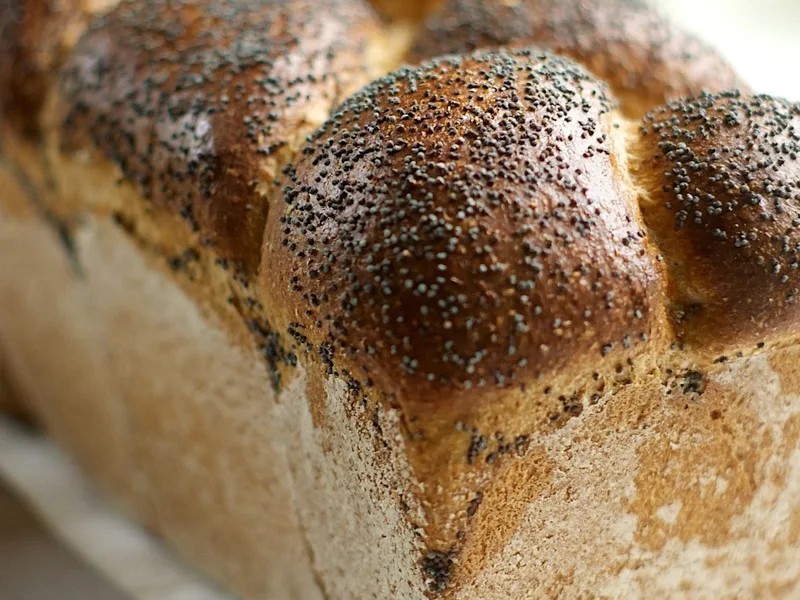 Farmhouse Whole Wheat Bread with Poppy Seeds