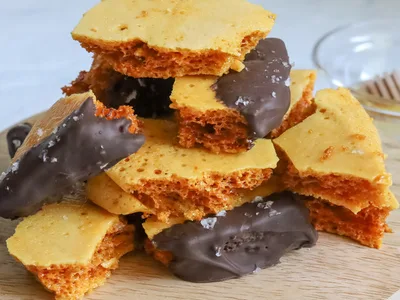 Easy Honeycomb Toffee with Baking Soda