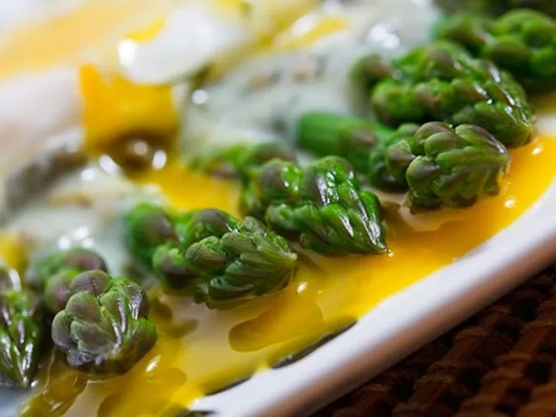 Pan-Seared Asparagus with Poached Eggs and Dill Caper Sauce