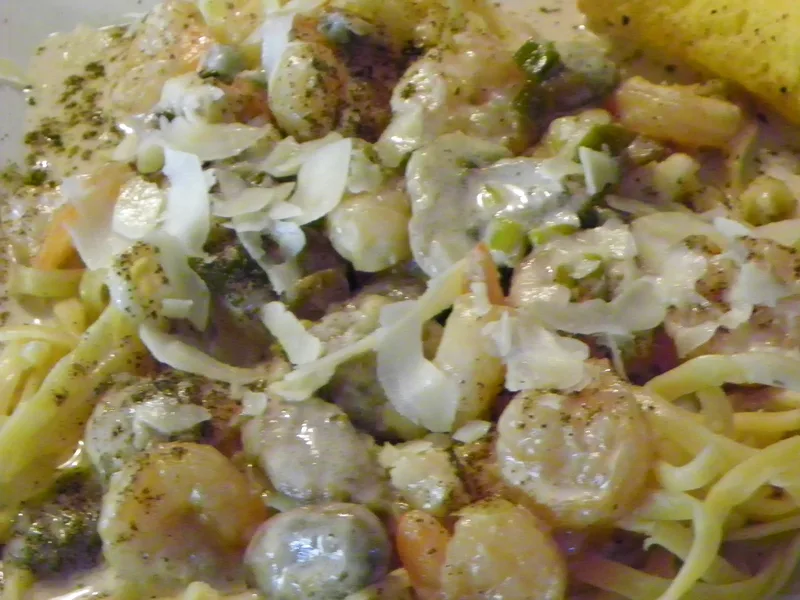 Creamy Shrimp Marsala Linguine with Mushrooms