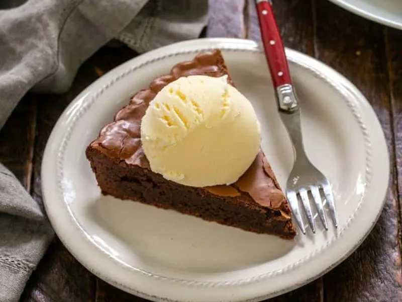 Chocolate Brownie Tart with Melted Chocolate Sauce